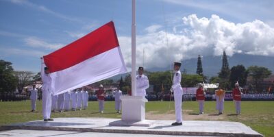 pengibaran bendera indonesia